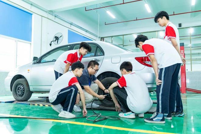 榕城职校 技术学校职高如何培养学生的工匠精神与职业素养？(图1)