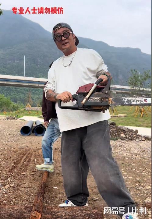 62岁孙兴离婚后首露面穿LV拿锄头干工地自曝投资浙江度假胜地(图13)