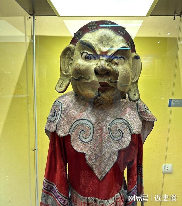 中国故土甩得掉国籍却甩不掉中国胎记！图瓦的4个胎记(图3)