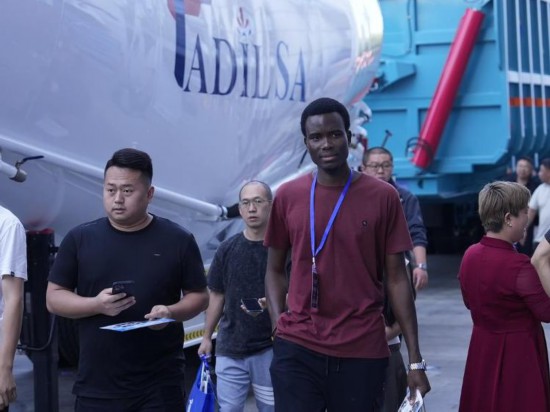 三过“岔路”闯世界！梁山专用汽车产业越跑越远(图2)