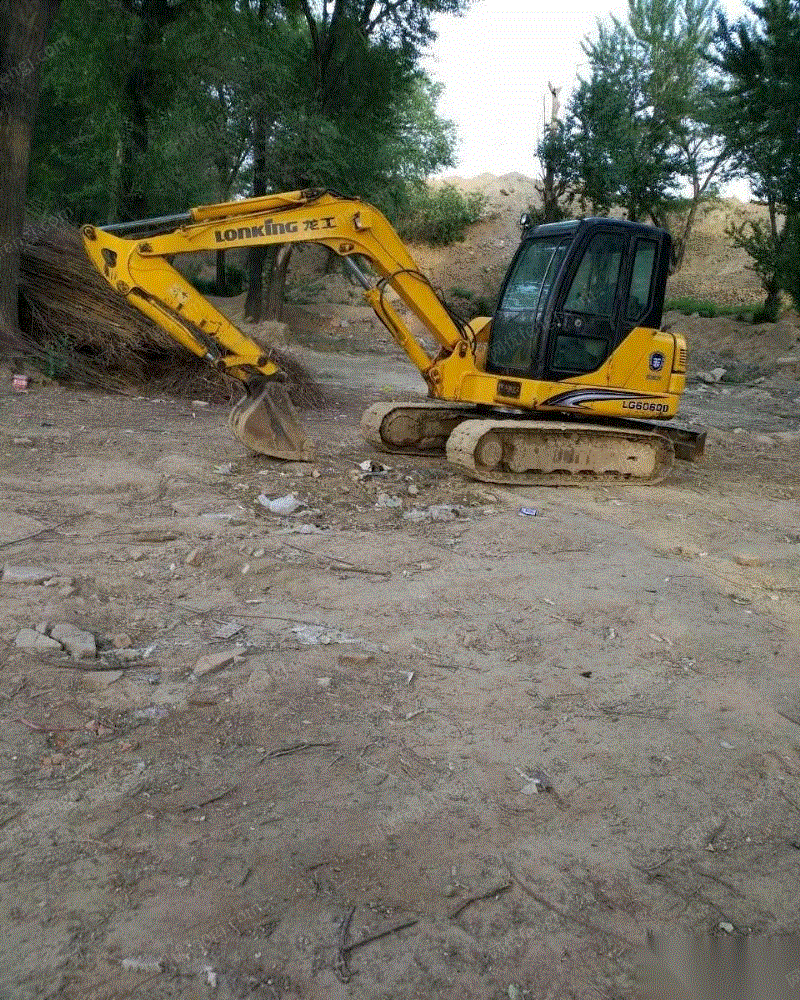 山西太原：二手工程机械交易也想有个“家”(图1)