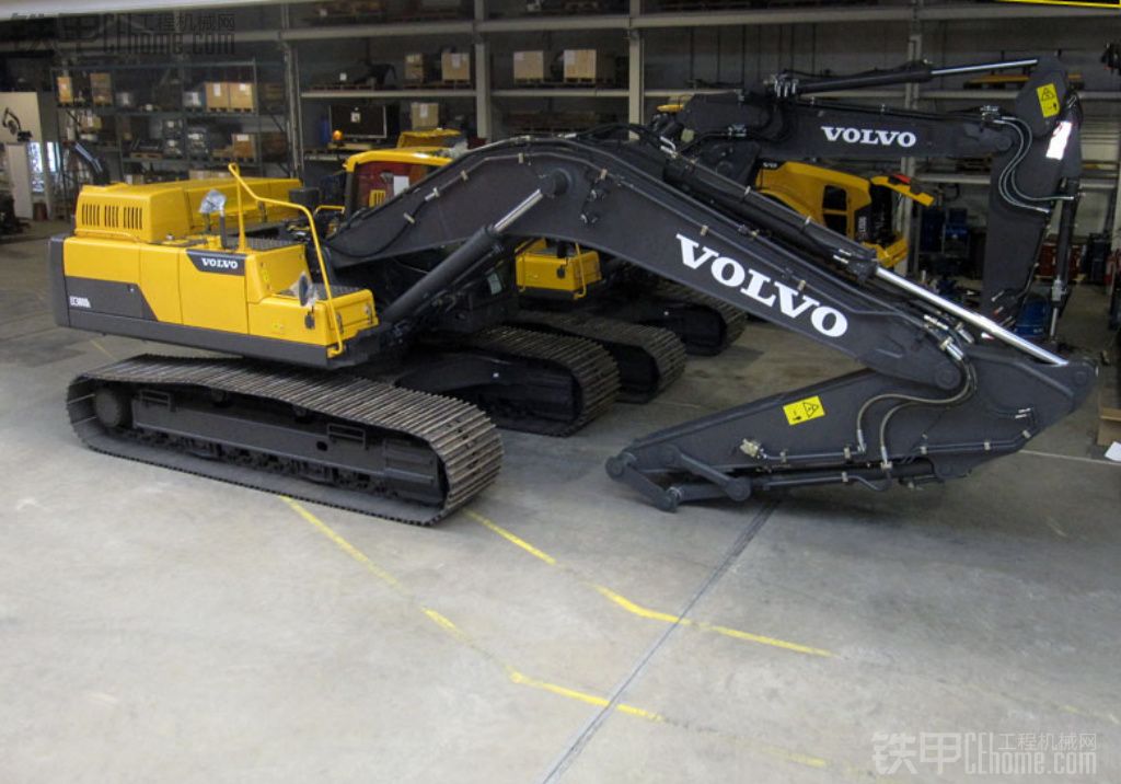 铁甲为躯文脉为魂：从春晚机器人进化史看中国科技的飞驰之路(图1)