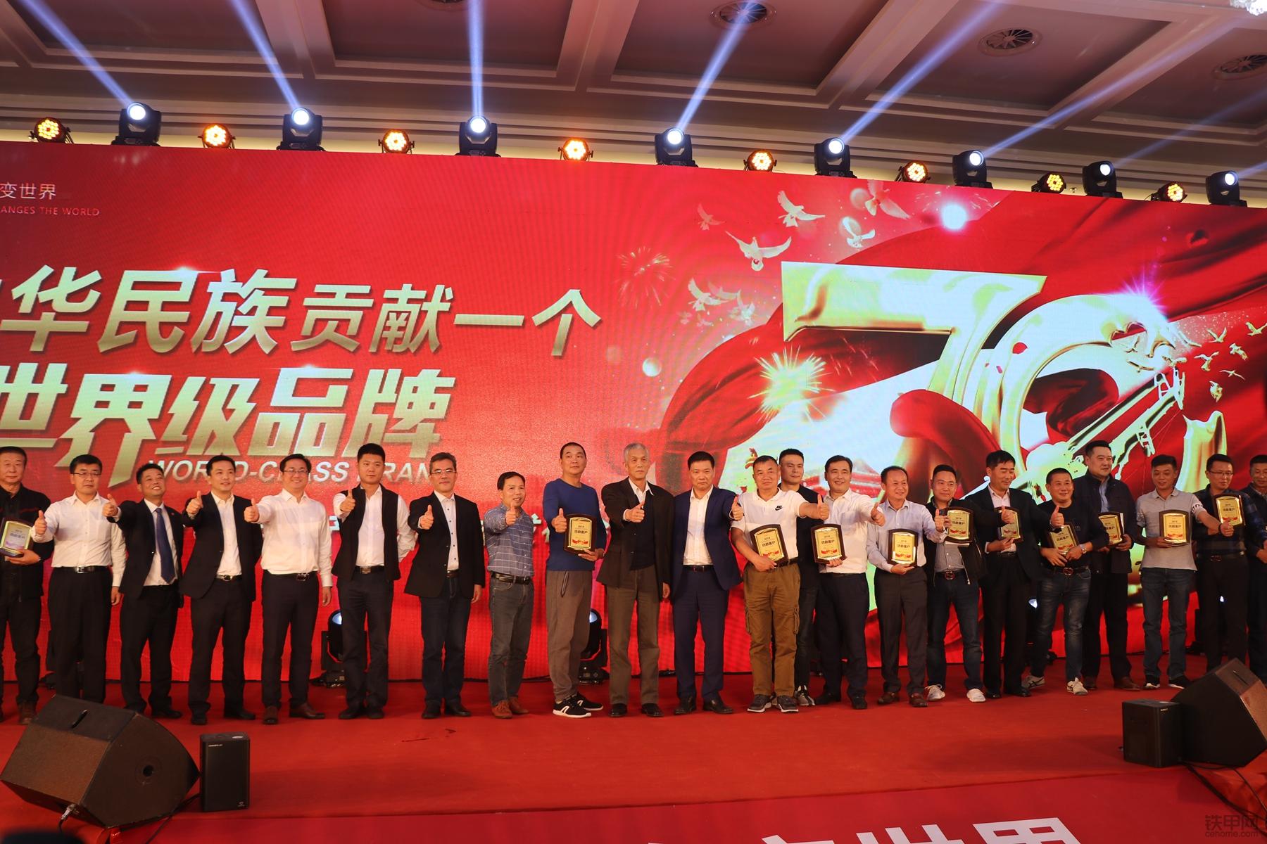 【中国酒】昆明酒协专家考察团走近酉道以力天研究院技术力推云南白酒市场(图1)